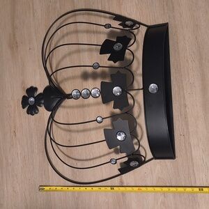 Black Metal Crown Wall Decor